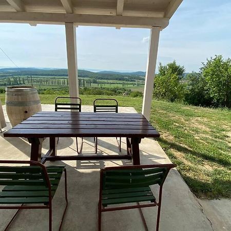 Preshaz A Hegyteton Apartment Pecsely Luaran gambar