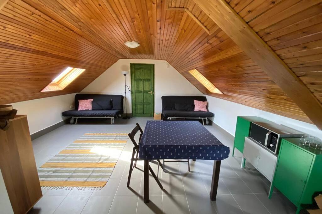Preshaz A Hegyteton Apartment Pecsely Luaran gambar